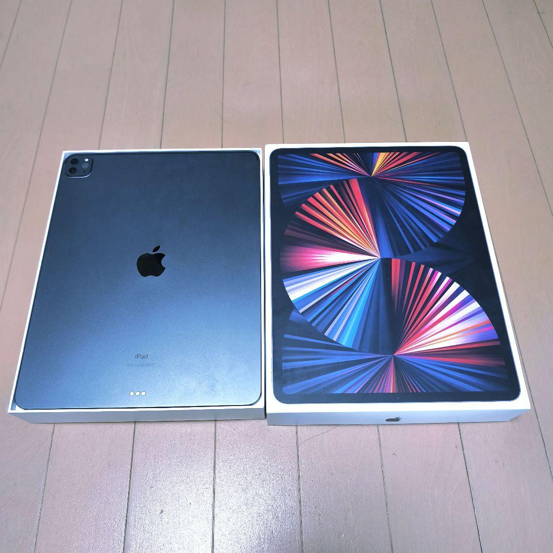 Apple iPad Pro 12.9インチ (第5世代)　別売ケース付属