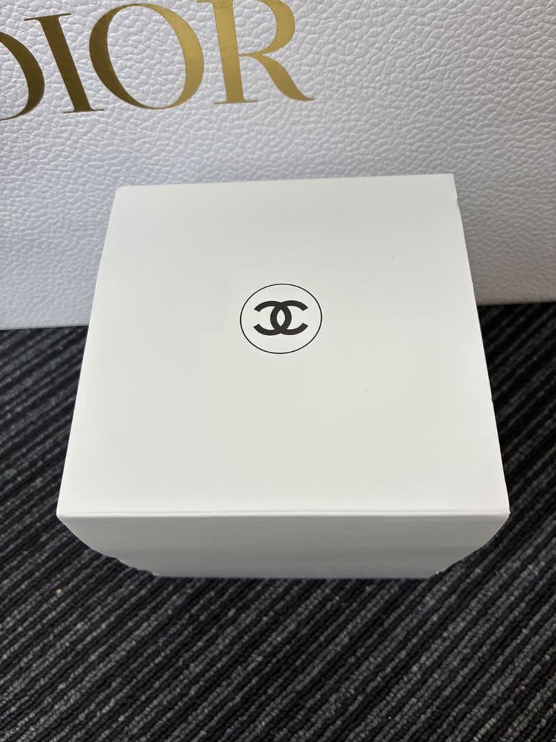 今日限定セール　シャネル　ビューティー　スノードーム　2025