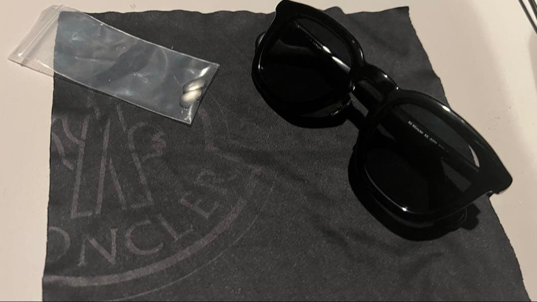 モンクレール サングラス ML0006 黒 おまけ付