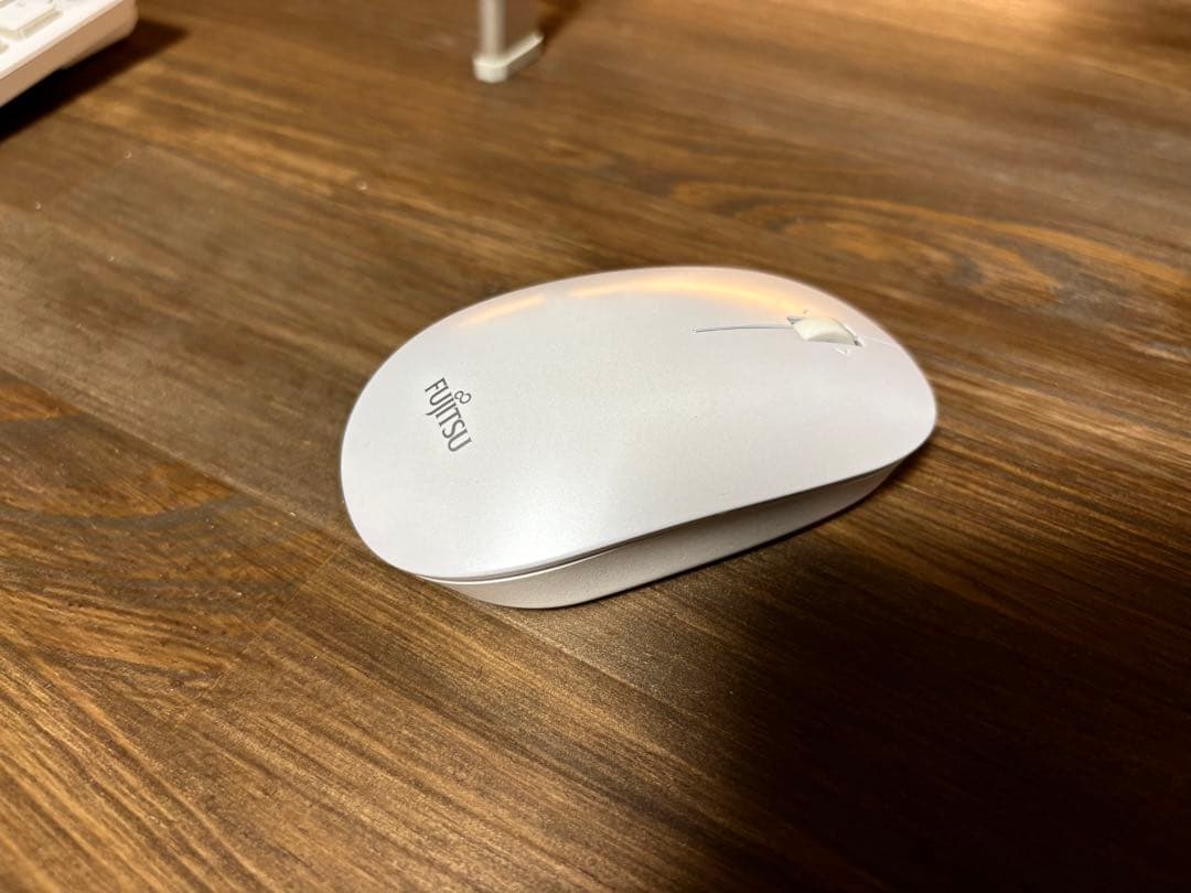 【送料込み！】本体モニタ一体型パソコン　富士通_FMVF70D1W