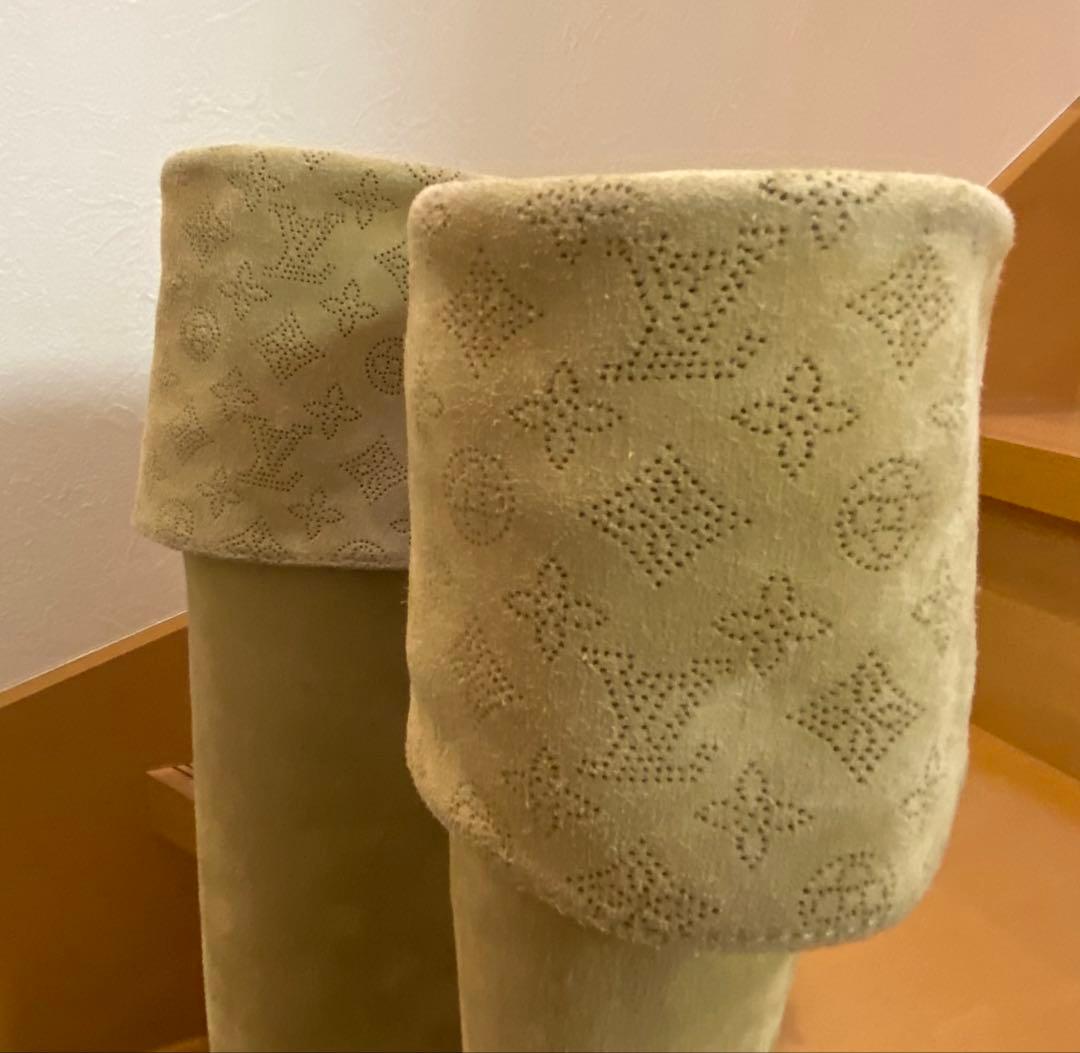 ルイ・ヴィトン　マヒナ　ロングブーツ　スエード　ベージュ　イタリア製