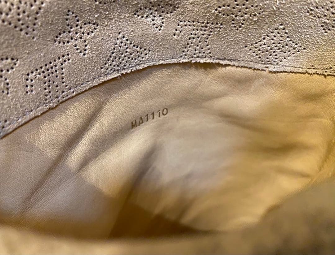 ルイ・ヴィトン　マヒナ　ロングブーツ　スエード　ベージュ　イタリア製