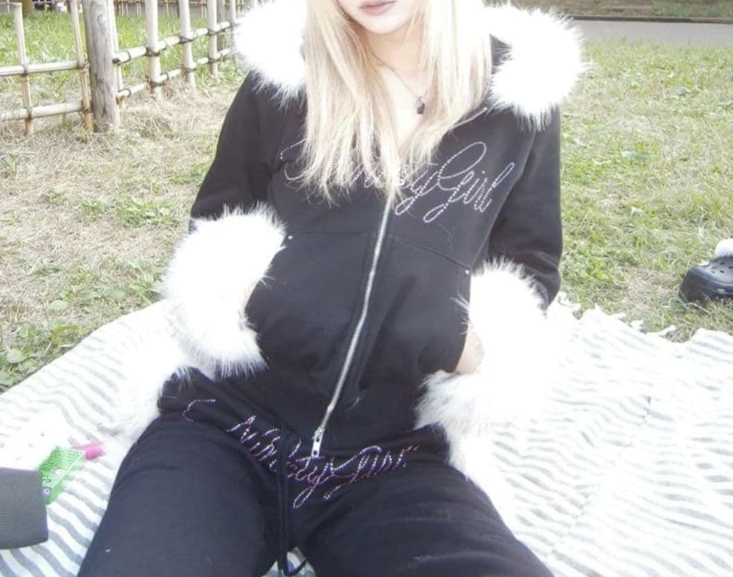 新品9090Girl Fur ZipHoodieフーディボア♥完売♥最安値