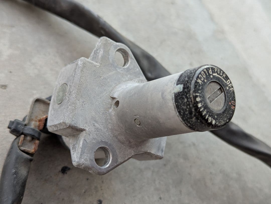 MC11 NS250R キーシリンダセット