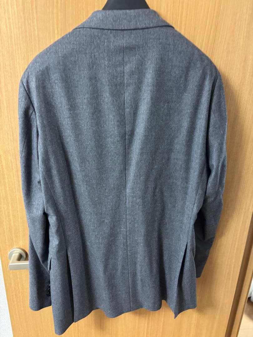 ウール素材(Canonico)のグレーのビジネスジャケット&パンツ