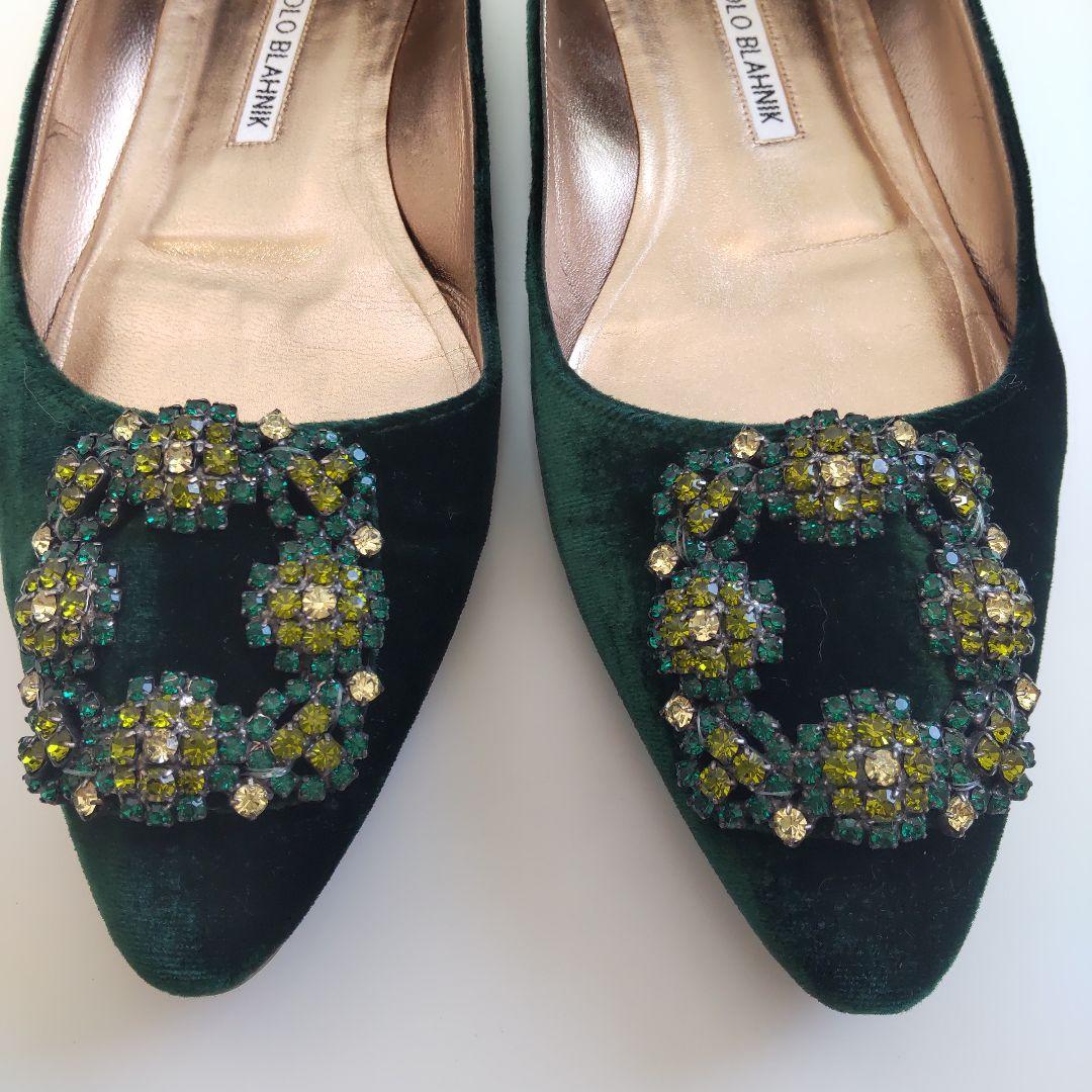 美品 マノロブラニク ハンギシ ベロア グリーン フラット パンプス ビジュー
