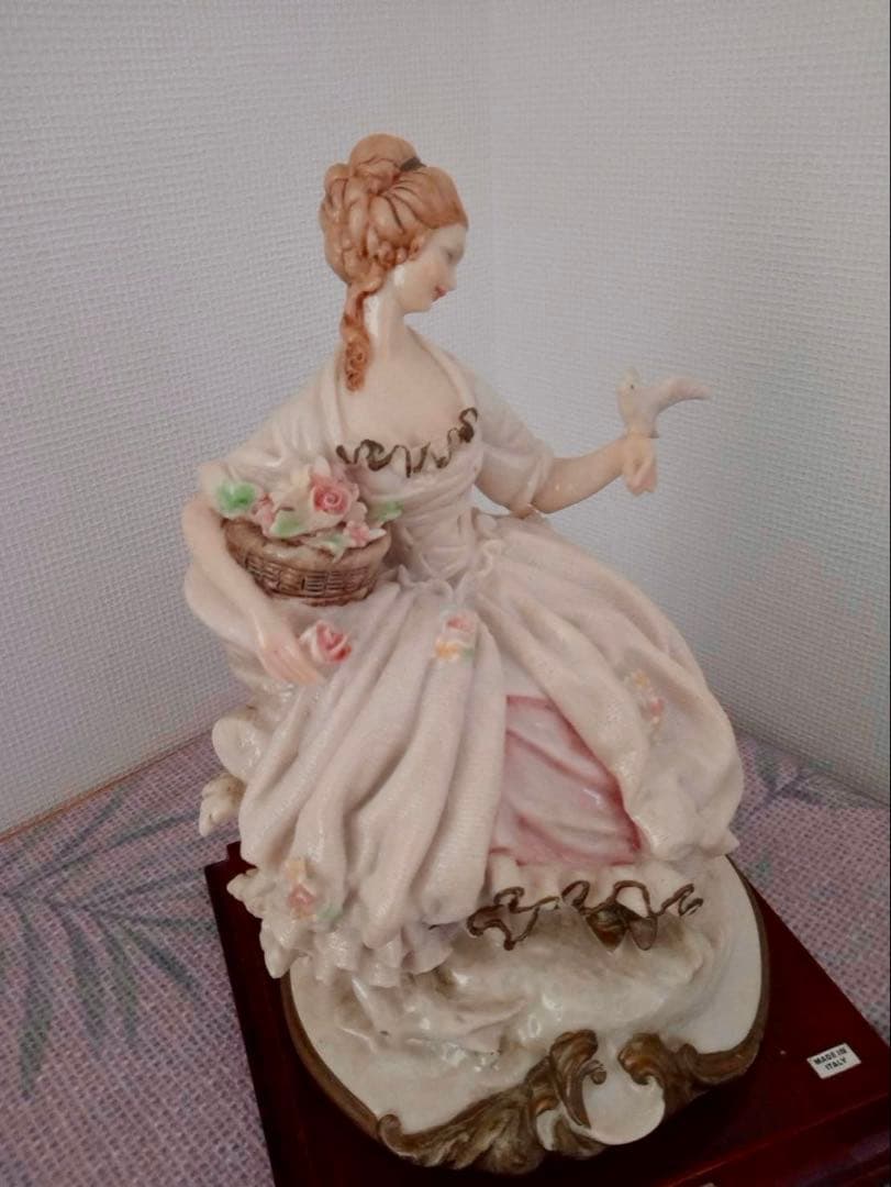 カポディモンテ　レース人形　フィギュリン　陶器　人形