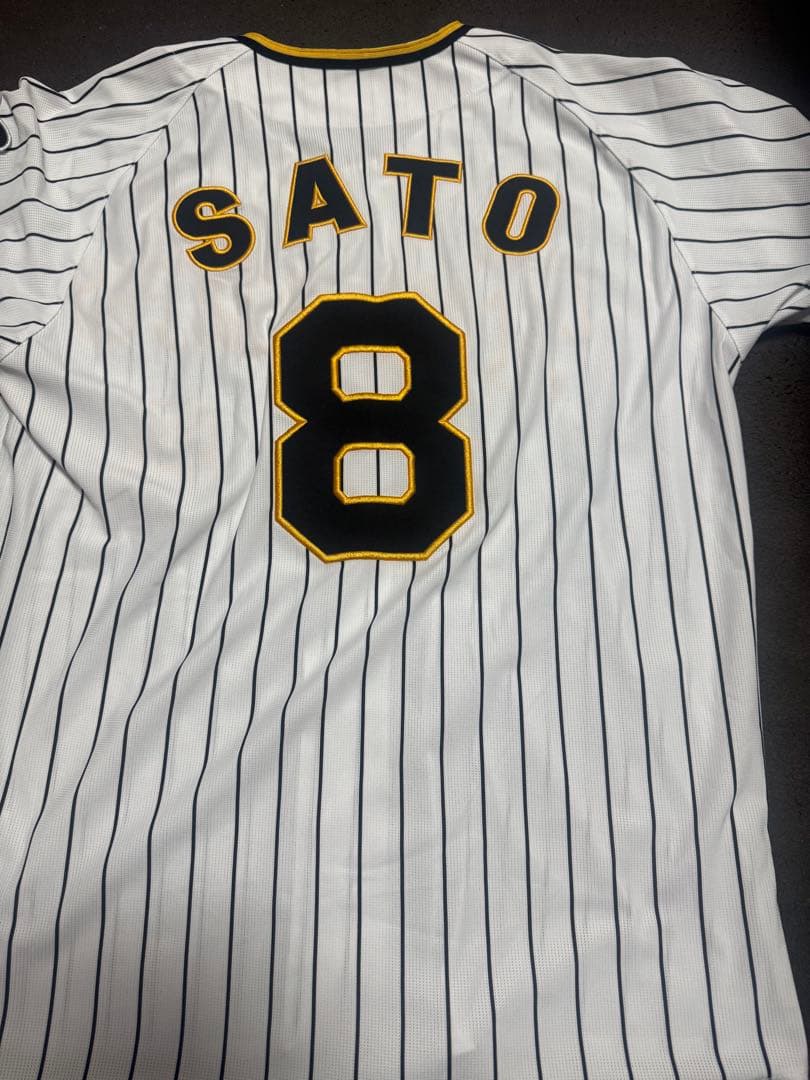 佐藤輝明　レプリカユニフォーム