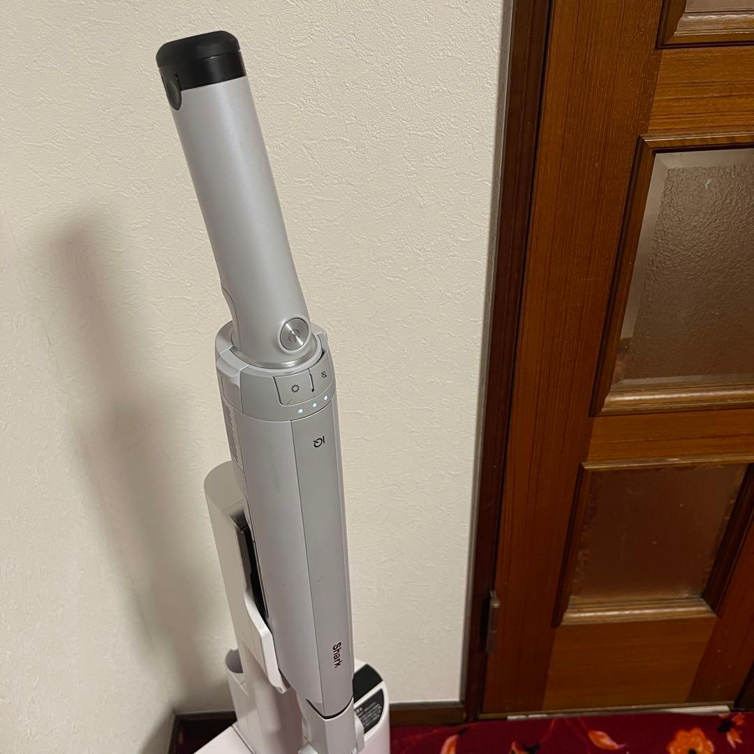 シャーク　スティッククリーナー　【LC351JWH】 動作確認済み