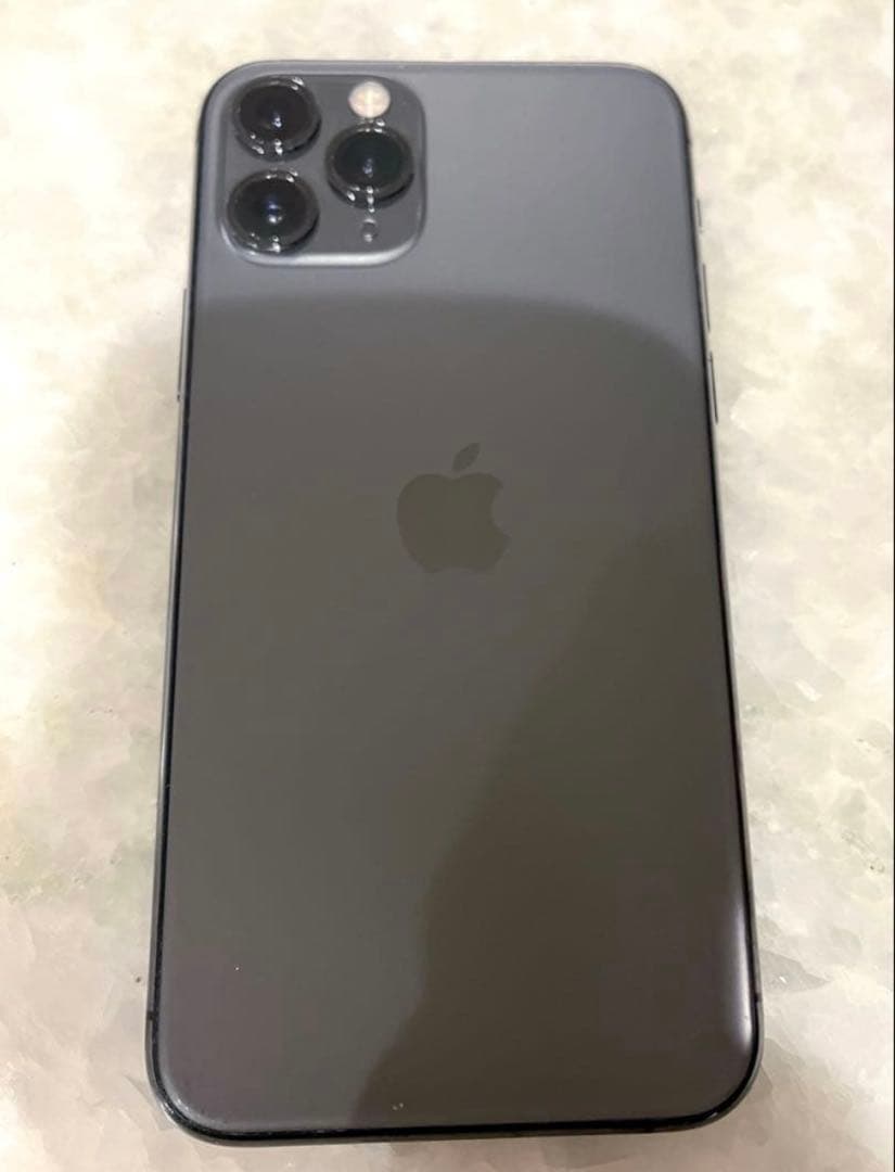 K*n様 Apple iPhone 11 Pro スペースグレー　64GB