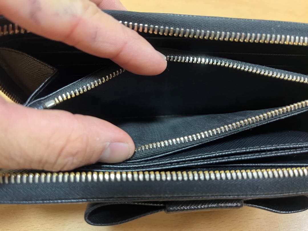 PRADA リボン付き ブラック 長財布