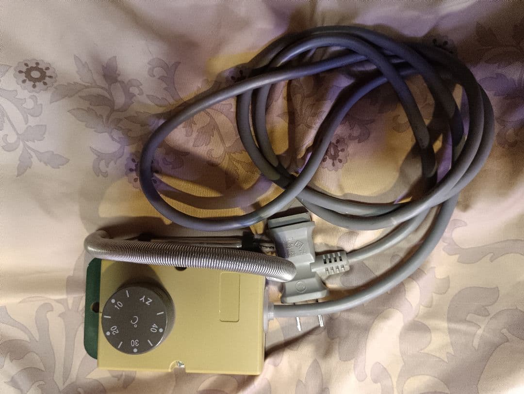 生*日様 昭和精機工業 NS-200 パネルヒーター 200W