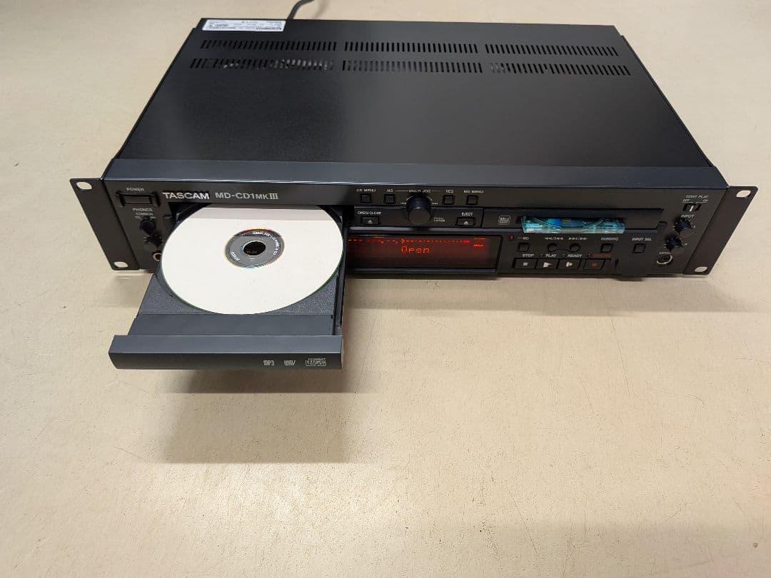 TASCAM CD/MDデッキ