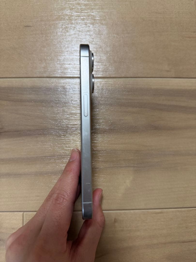【ひろ】iPhone15Pro 256GB ホワイトチタニウム