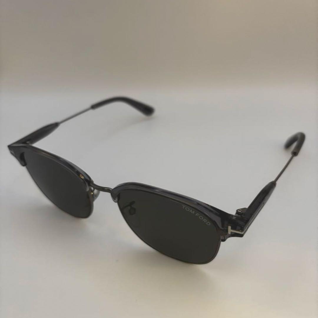 美品！TOM FORD トムフォード サングラス TF890-K クリアグレー