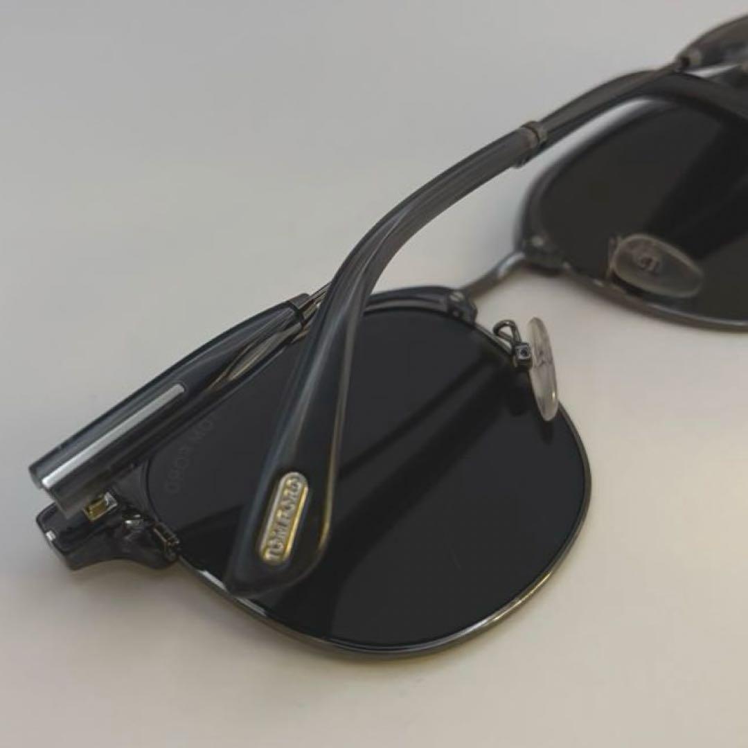 美品！TOM FORD トムフォード サングラス TF890-K クリアグレー