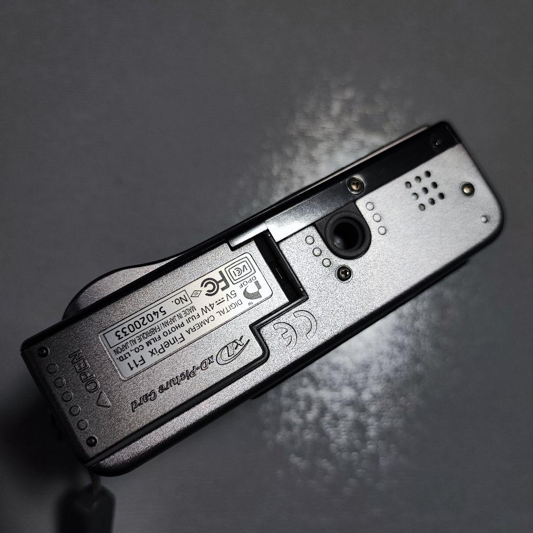 Fujifilm FinePix F11 6.3メガピクセル デジタルカメラ