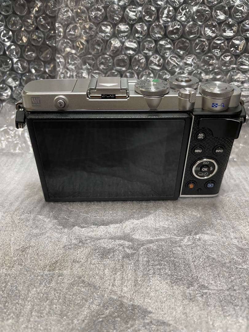 OLYMPUS PEN E-P7 本体+レンズ　展示美品