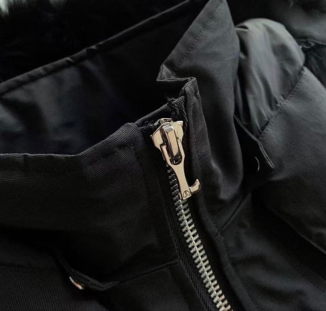 Moose Knuckles ブラックダウンジャケット