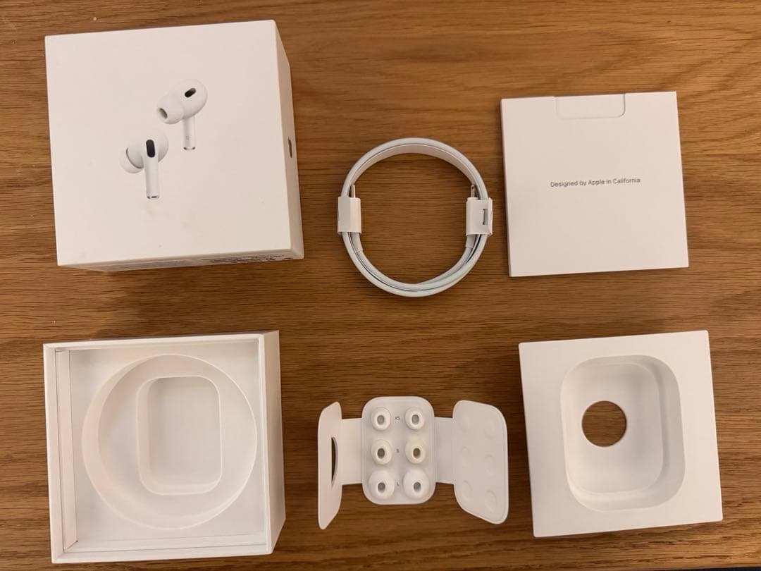AirPods Pro（第2世代）Lightning 付属品完備／傷あり