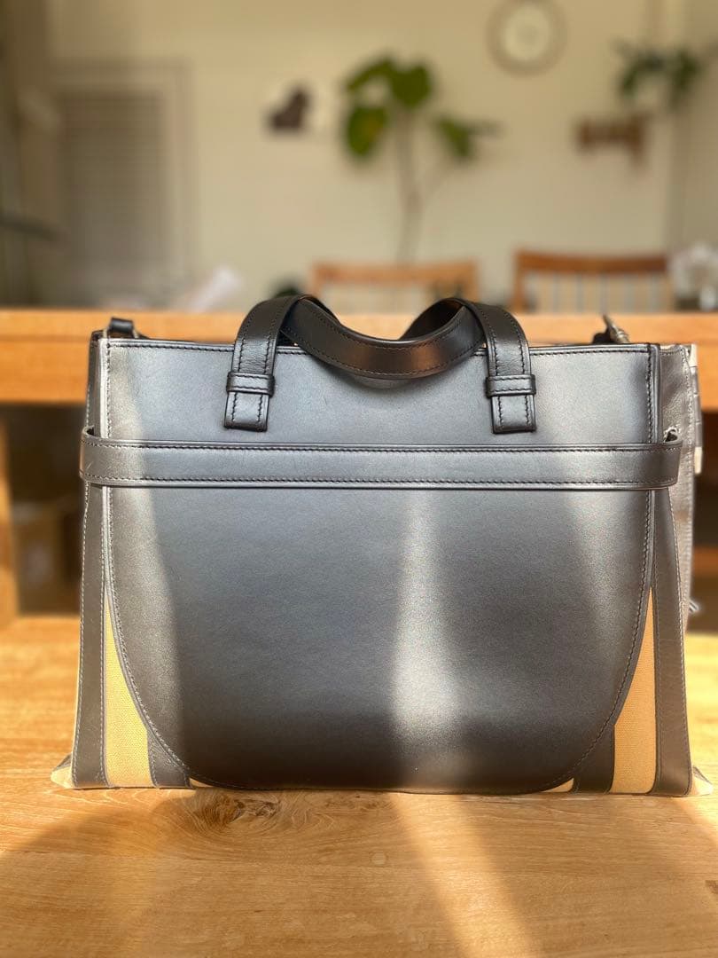 よる【ロエベ】GATE TOP HANDLE GRID BAG