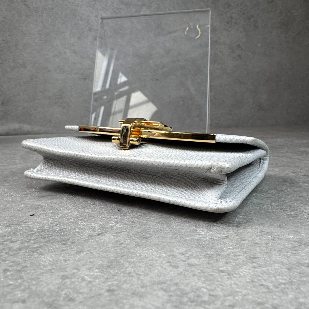 美品！サルヴァトーレフェラガモ カードケース ガンチーニ　レザー名刺ケース