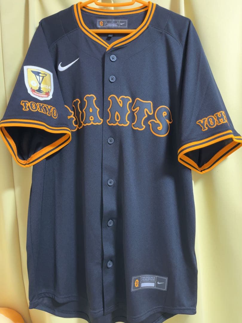 ジャイアンツGIANTS 坂本勇人　3rdユニフォームMサイズ　エンブレム付き
