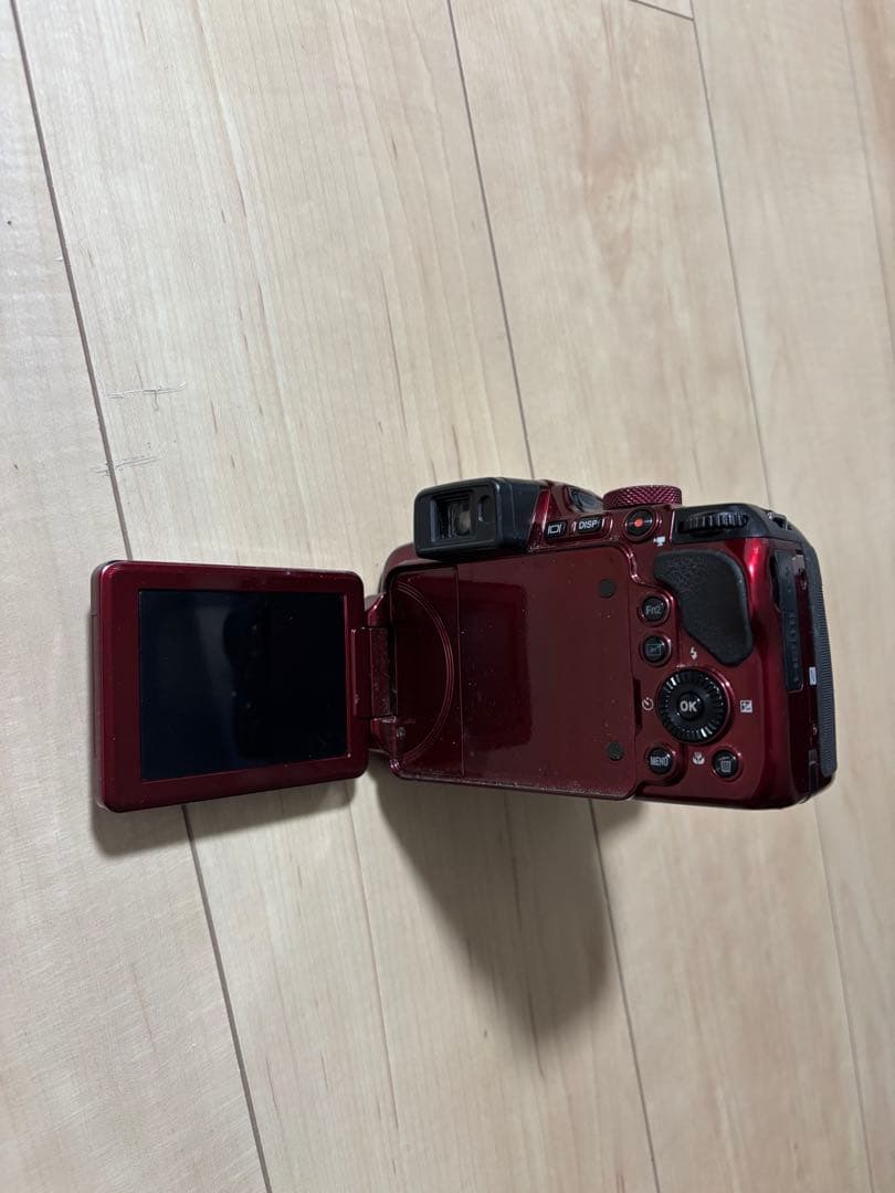 Nikon COOLPIXデジタル一眼レフカメラ レッド