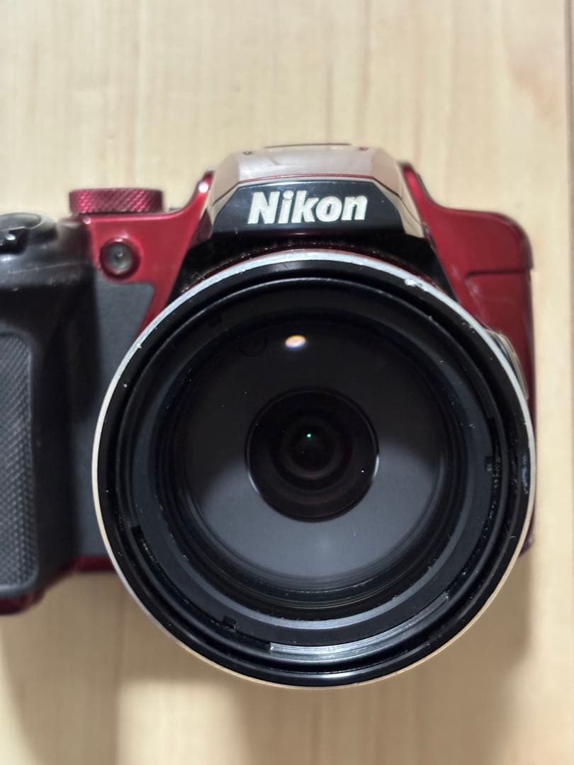 Nikon COOLPIXデジタル一眼レフカメラ レッド