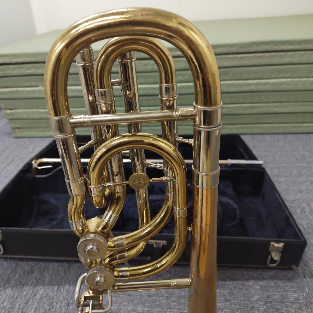 Holton　バストロンボーン 本体 ケース付き　マウスピース付き　チャリティ