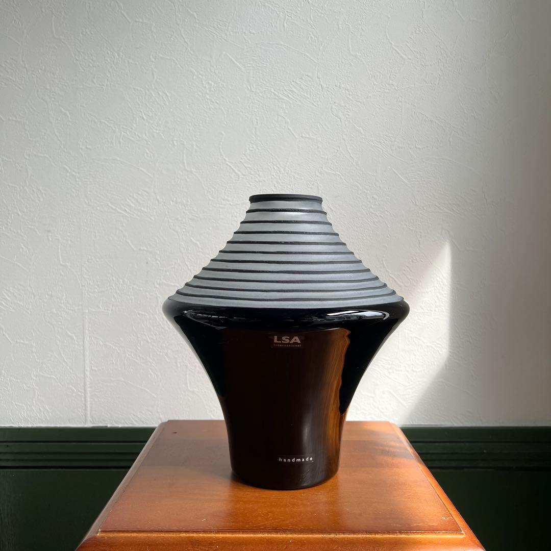 k870 EMILIO Vase LSA モダンフラワーベース ガラス ブラック