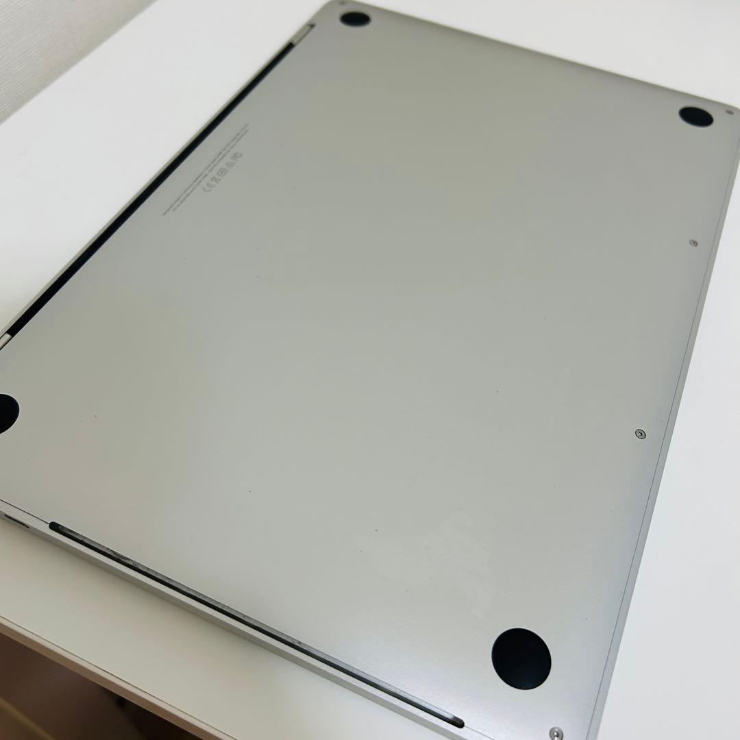 【傷なし】MacBook Pro 13インチ 2018購入Touch Bar搭載