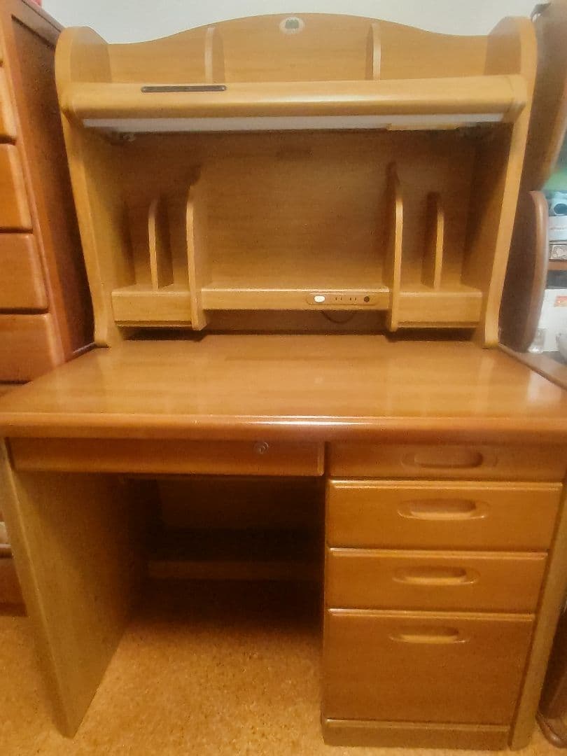 オカムラ　木製学習机（本棚付き）