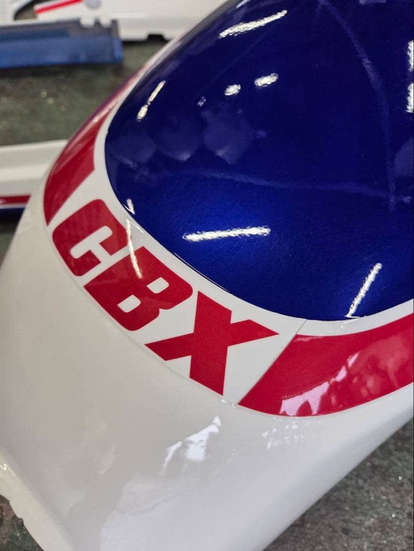 k*n様 CBX400F青白1型外装ストック品コミネイノウエレア物希少