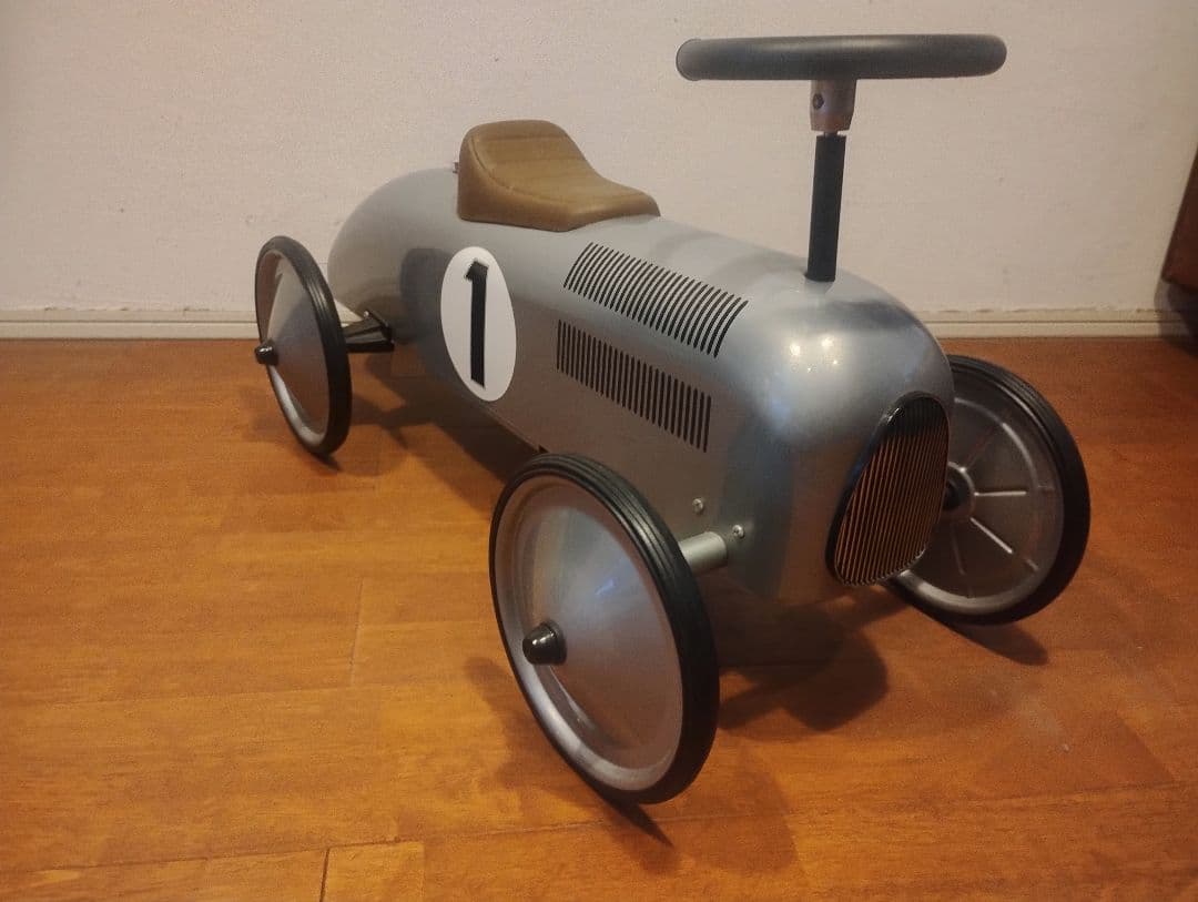 ARTABURG ／アルタバーグ／キッズカー／足蹴り／vilac／ペダルカー