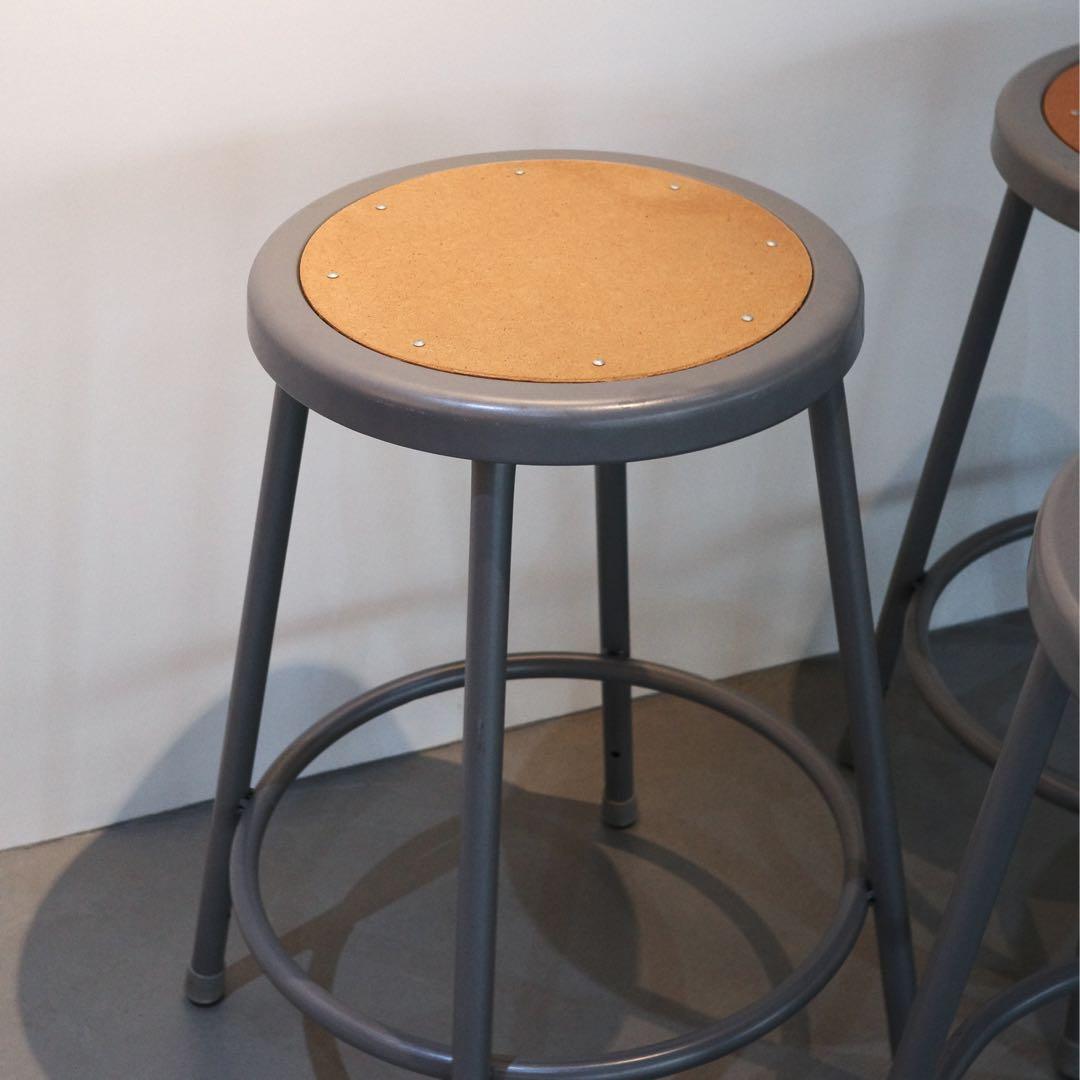 P.F.S LAB STOOL Round M 4脚