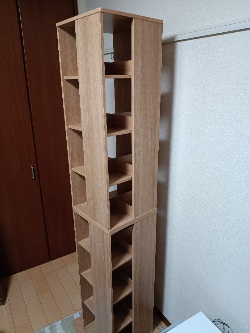 【本体300円】ニトリ 壁付けできる回転式コミックラック8段(NA)