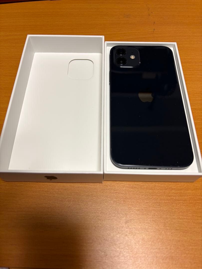 iPhone 12 64GB ブラック SIMロックなし iFaceケース付き
