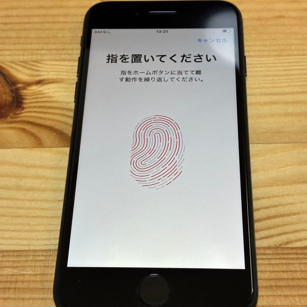 エ*ツ様 バッテリー新品　iPhoneSE第3世代64GB SIMフリー　美品