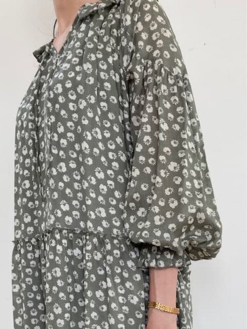 ✨極美品✨ハグオーワークロス&クロス果実プリント　ティアードワンピース雅姫さん