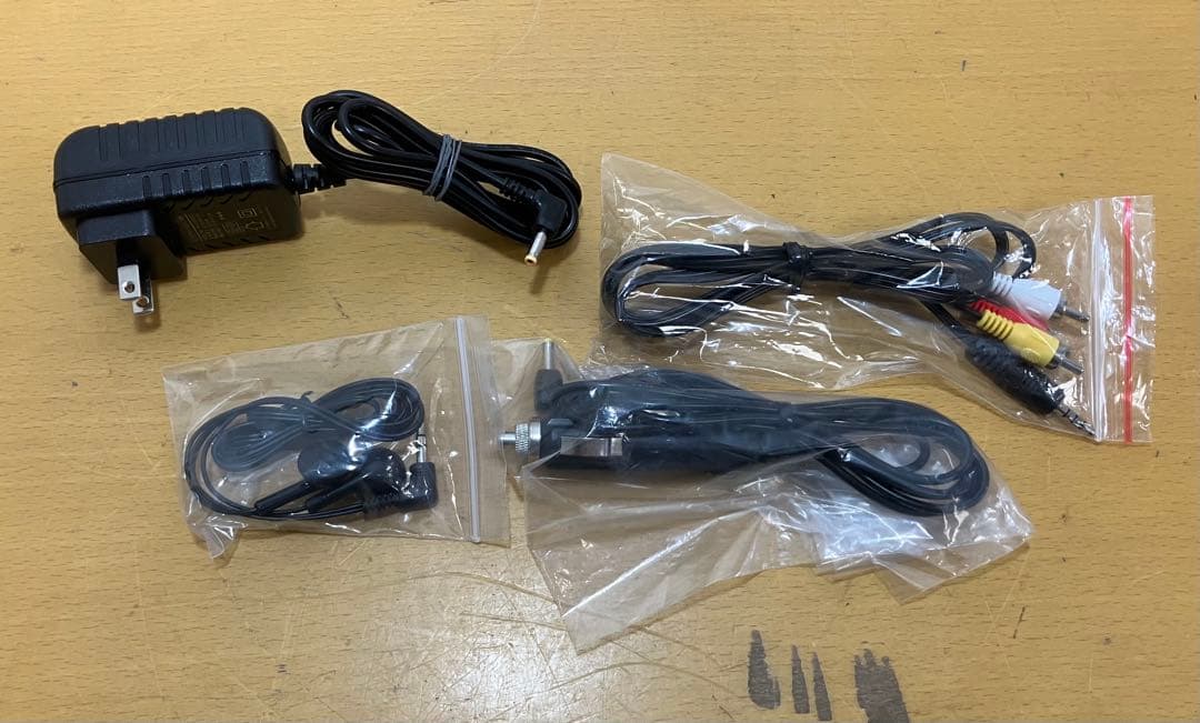 【GIGA DRIVE】12.5インチ ポータブルDVDプレーヤー 通電確認済