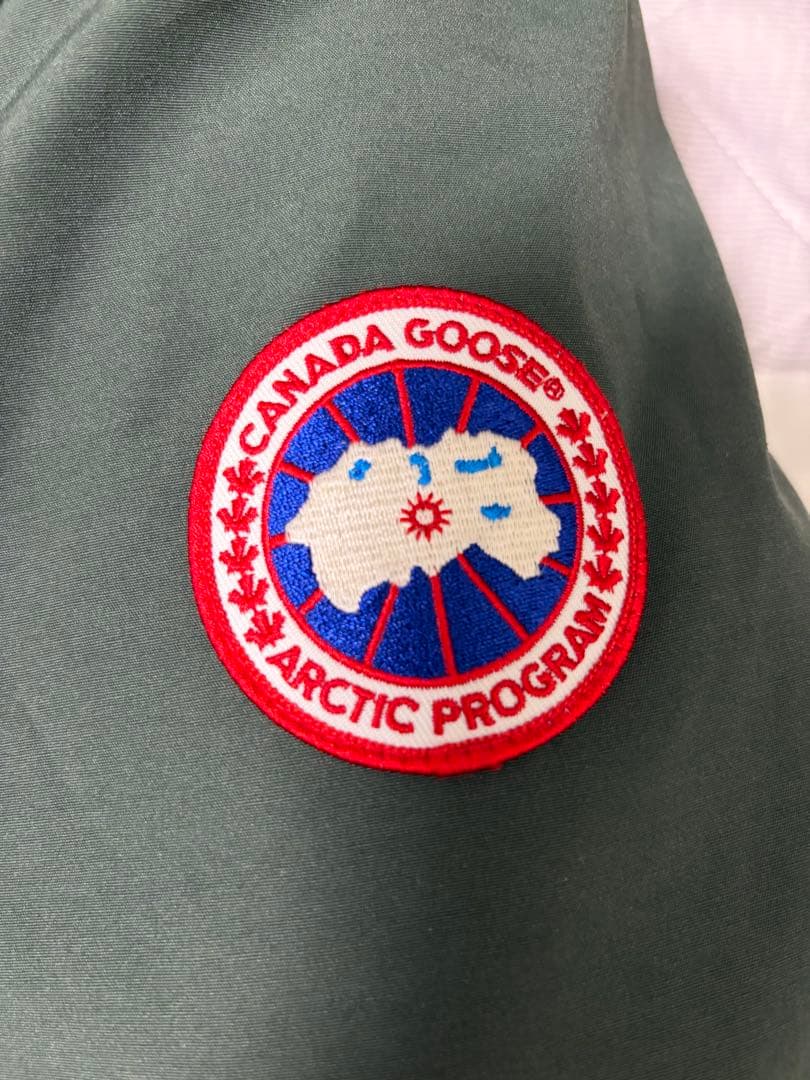   カナダグース ダウンジャケット ブラック/グリーン