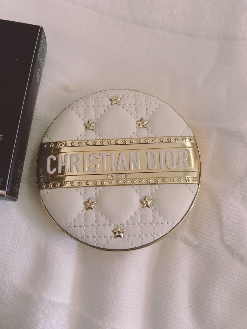 専用　Dior グロウ　イルミナイザー　001 2025クリスマスコフレ