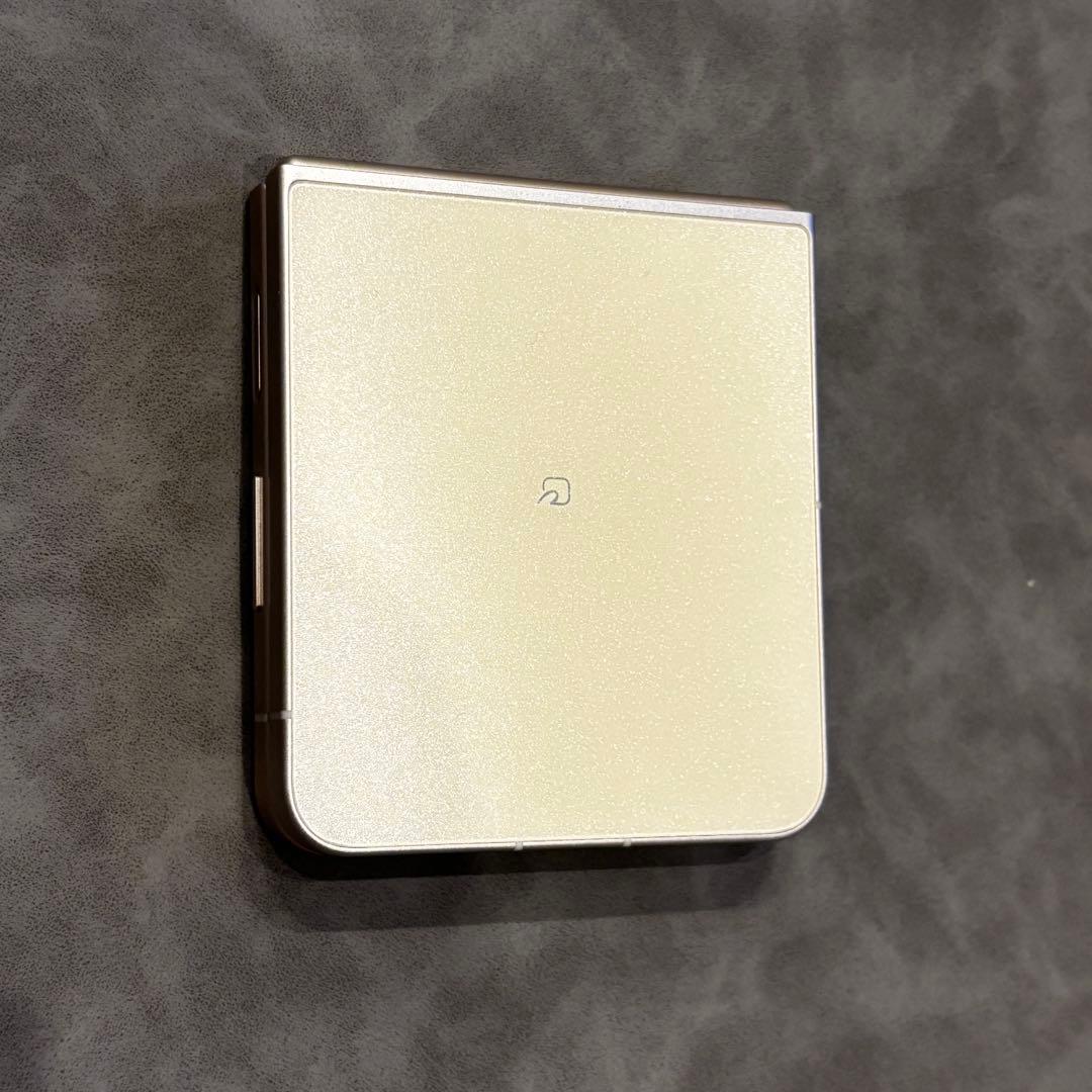 Libero Flip ゴールド　128GB SIMフリー【初期化済み】