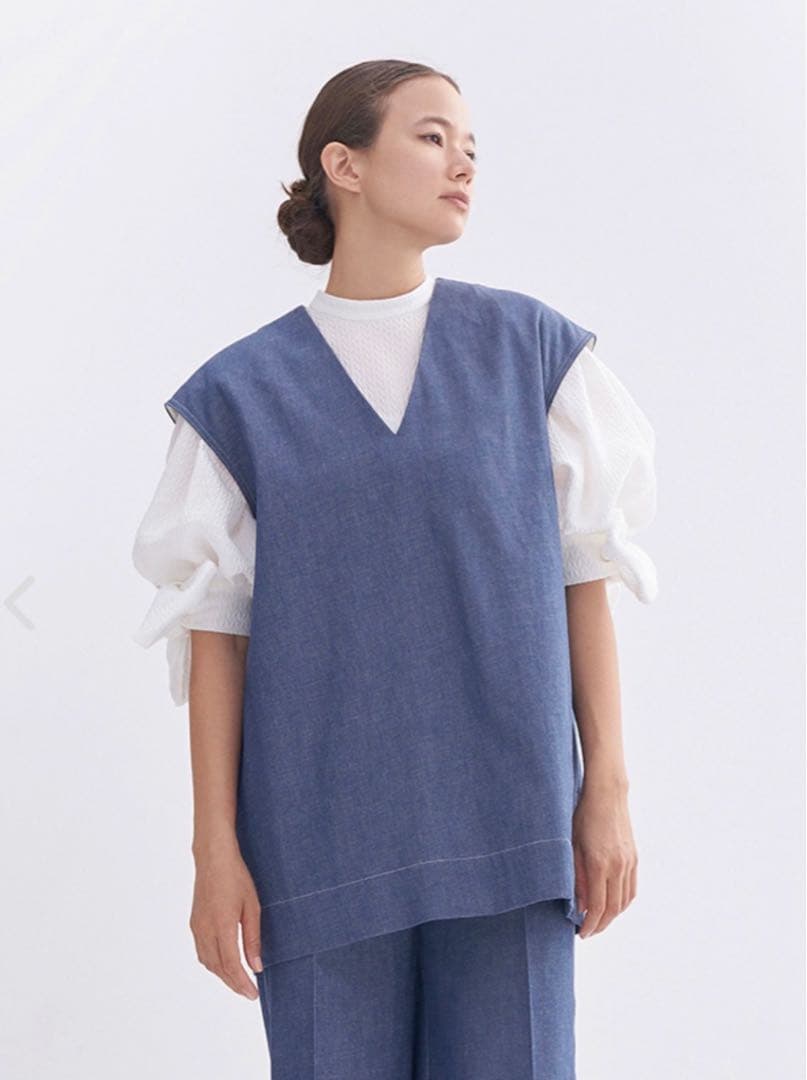 新品タグ付き⭐︎yori shirocon⭐︎バックオープンデニムジレ 36