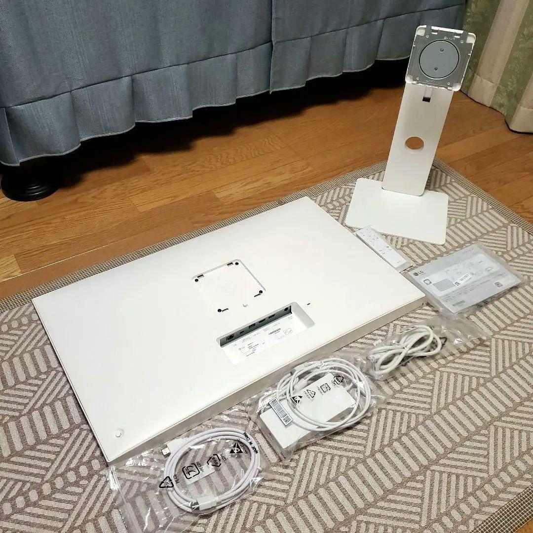 LG スマートモニター 32SQ780S-W（注:スタンドのみ後継機のもの）