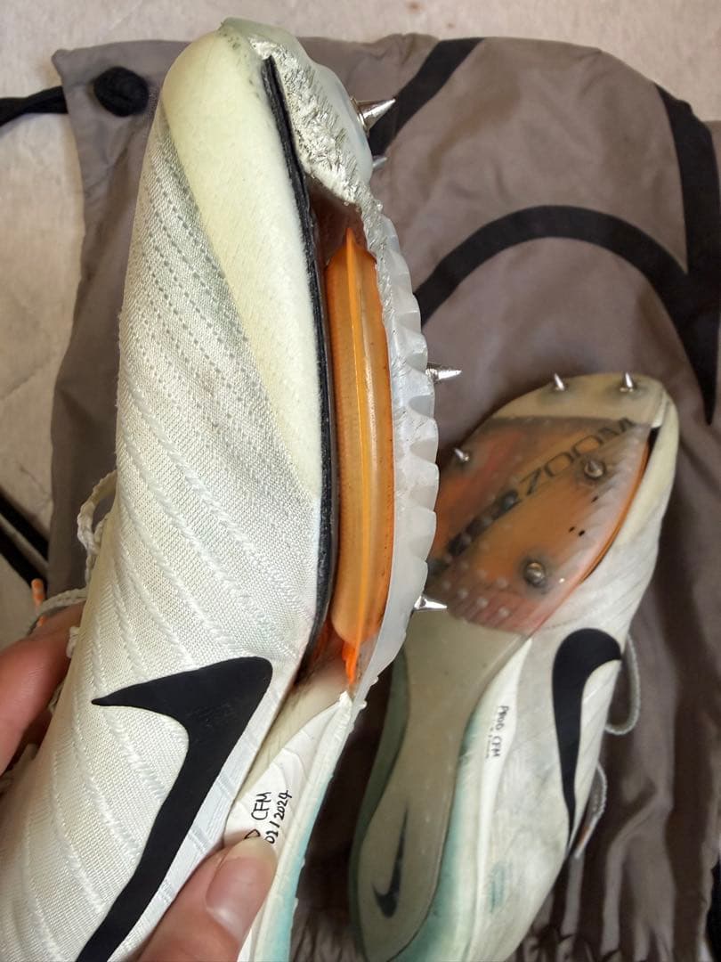 Nike マックスフライ 2 陸上スパイク　26 パンクあり