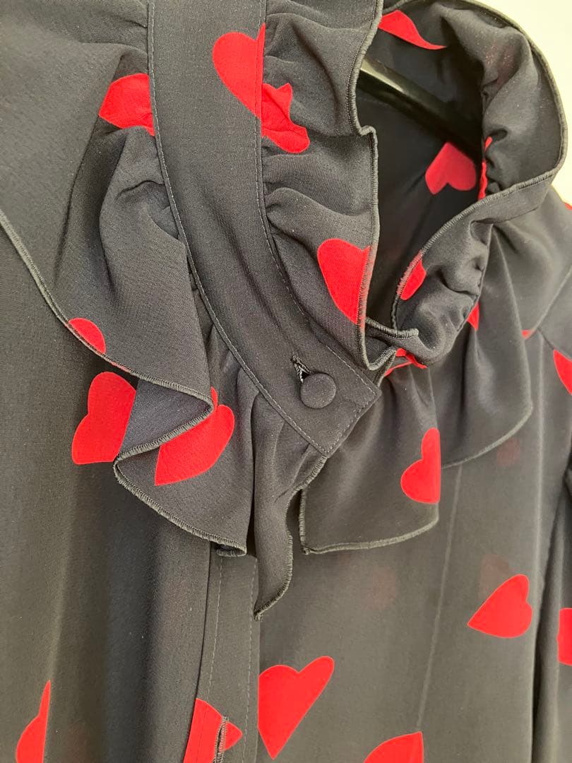 【LOULOU WILLOUGHBY】デシンハートプリントボウタイブラウス