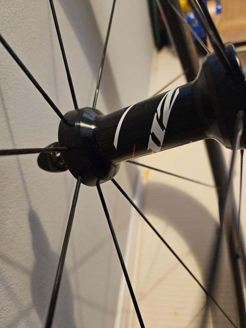 す*も様 ZIPP 404 クリンチャー カーボンホイール