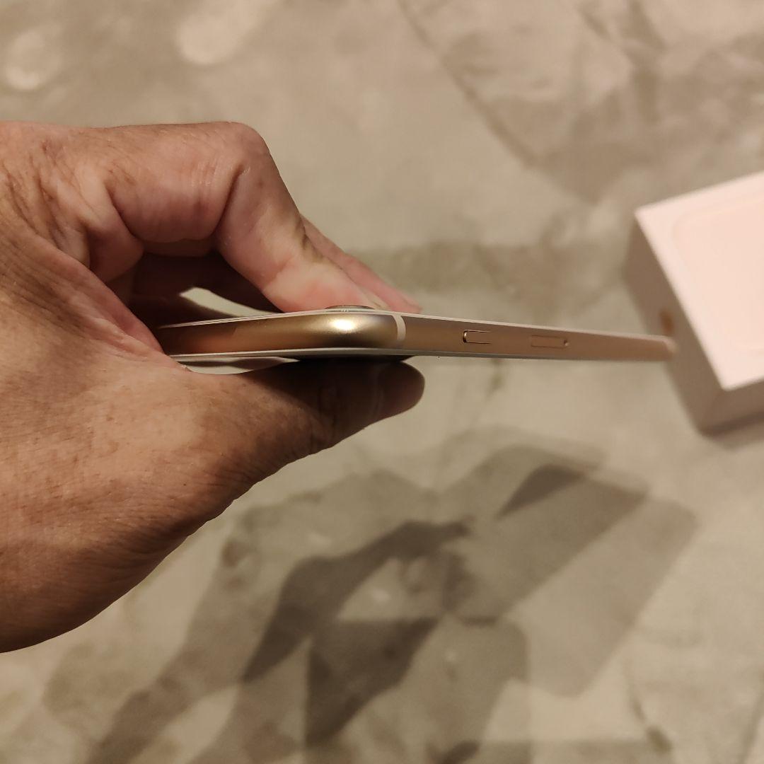 iPhone8　割れなし　SIMロック解除済　「美品」